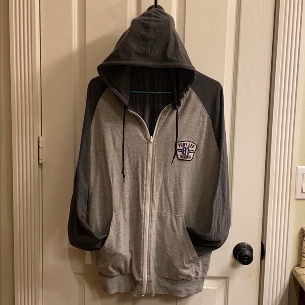 Reversible sweatshirt jacket. - Picture 3 of 8